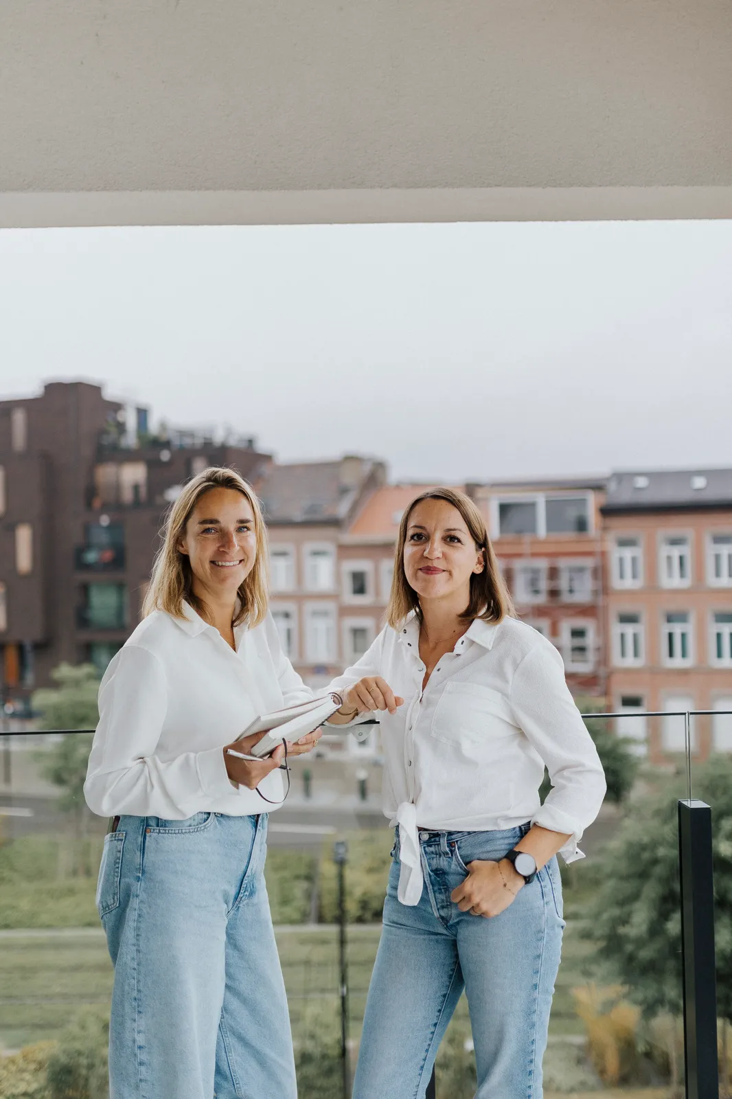 L’équipe ZE AGENCY sur une terrasse à Liège