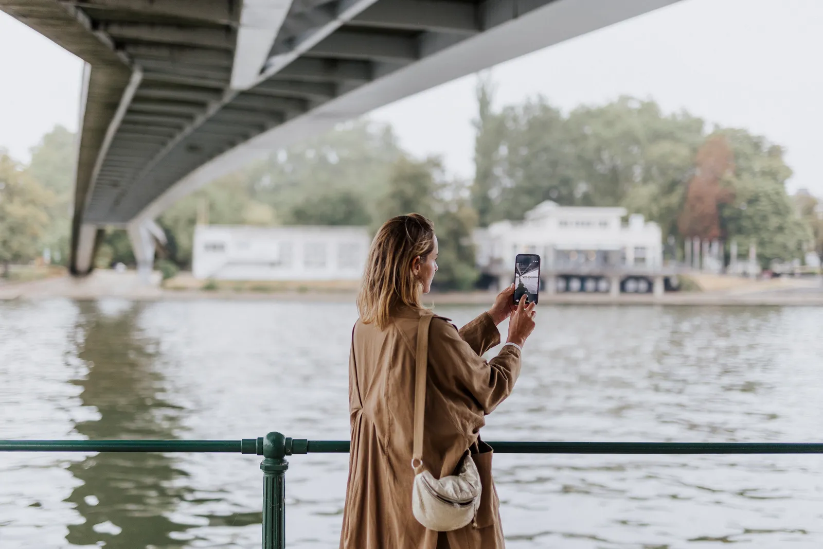 Prise de vue au téléphone depuis les quais de Meuse